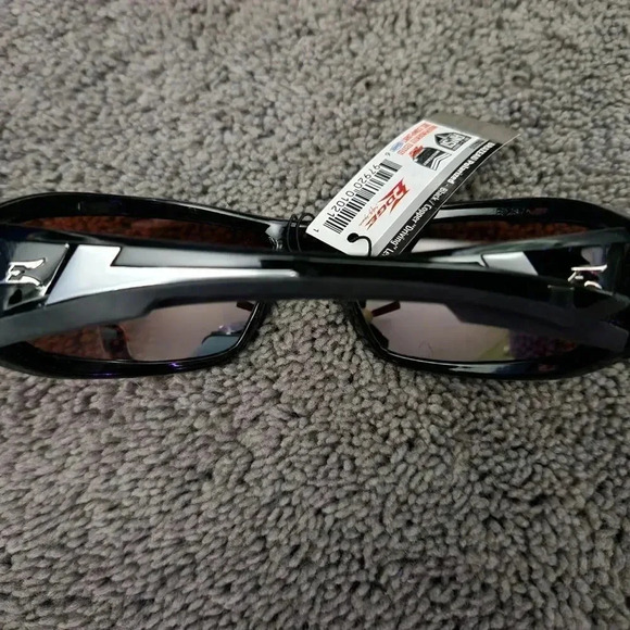 Polarized Sunglasses - Picture 5 of 5